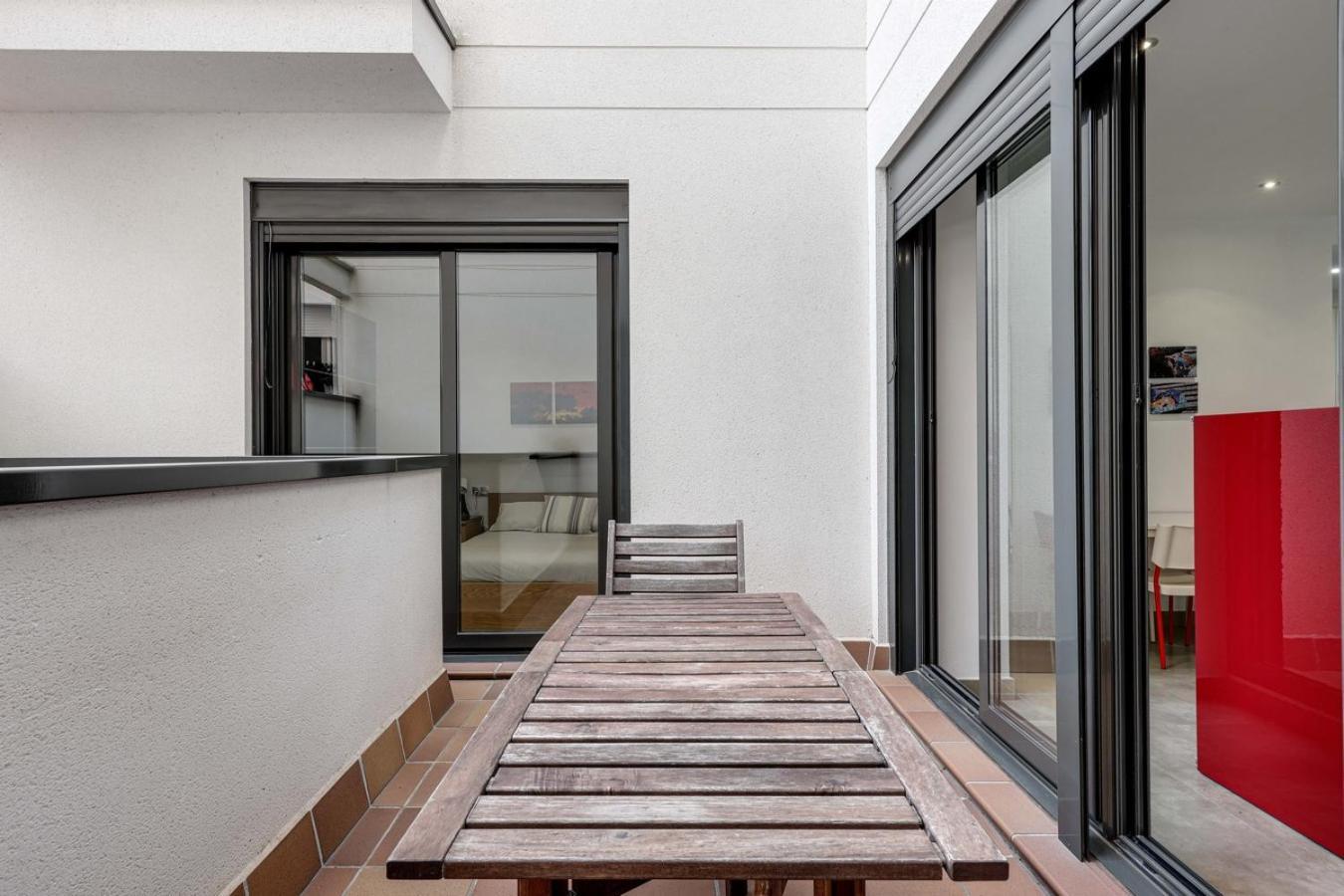 Urban Flats Vallirana Barcelona Exterior photo