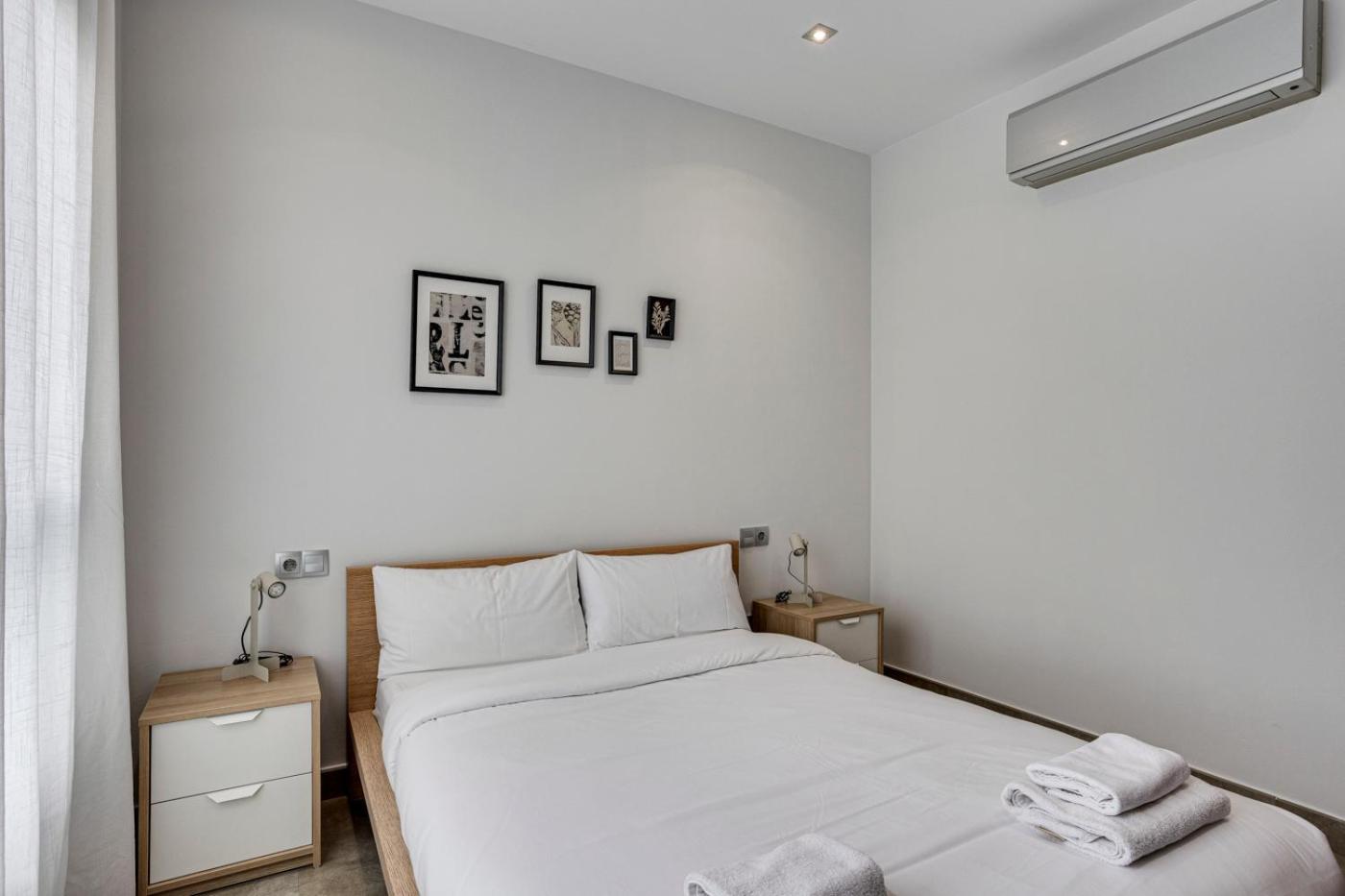 Urban Flats Vallirana Barcelona Exterior photo